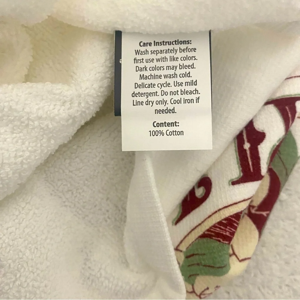 Winnie the Pooh 2 Piece Kitchen Dish Towel Set NWOT 100% Cotton “DECK THE HALLS”